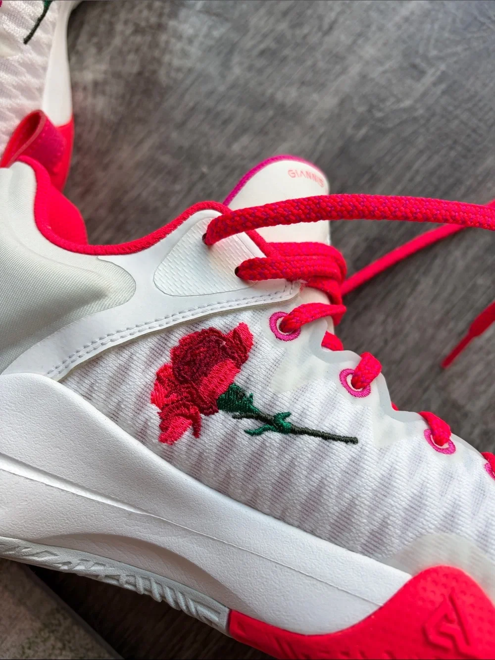 Nike giannis antetokounmpo